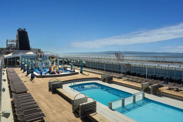 MSC Cruises MSC Sinfonia Le Piscine Pool 1 ©MSC Rights - Ivan Sarfatti.jpg